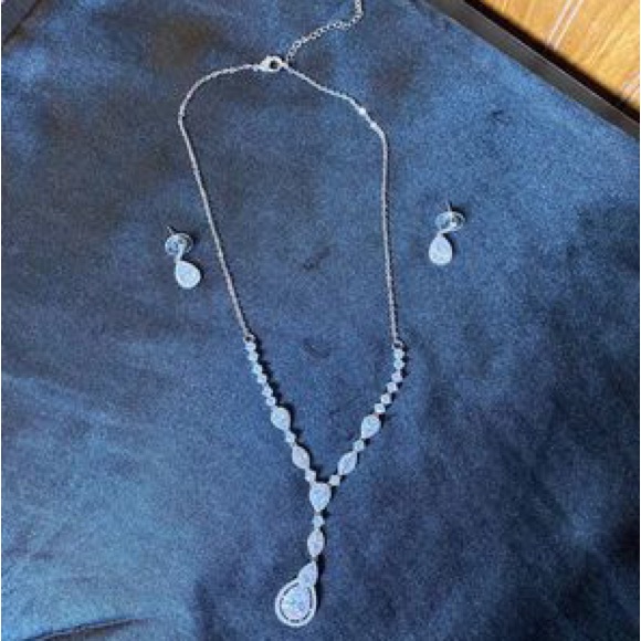 Tiara And Jewlery